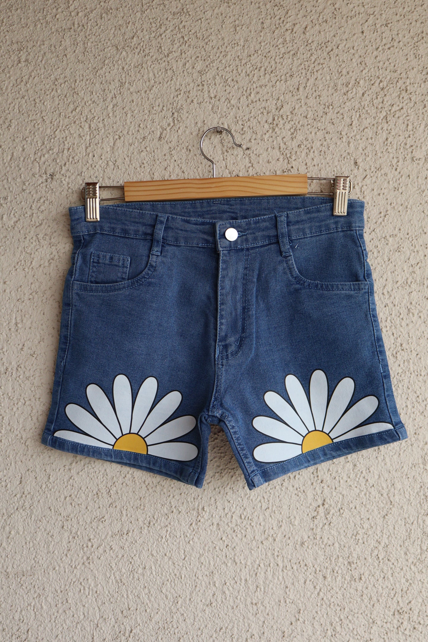 Trendy White Daisy Shorts