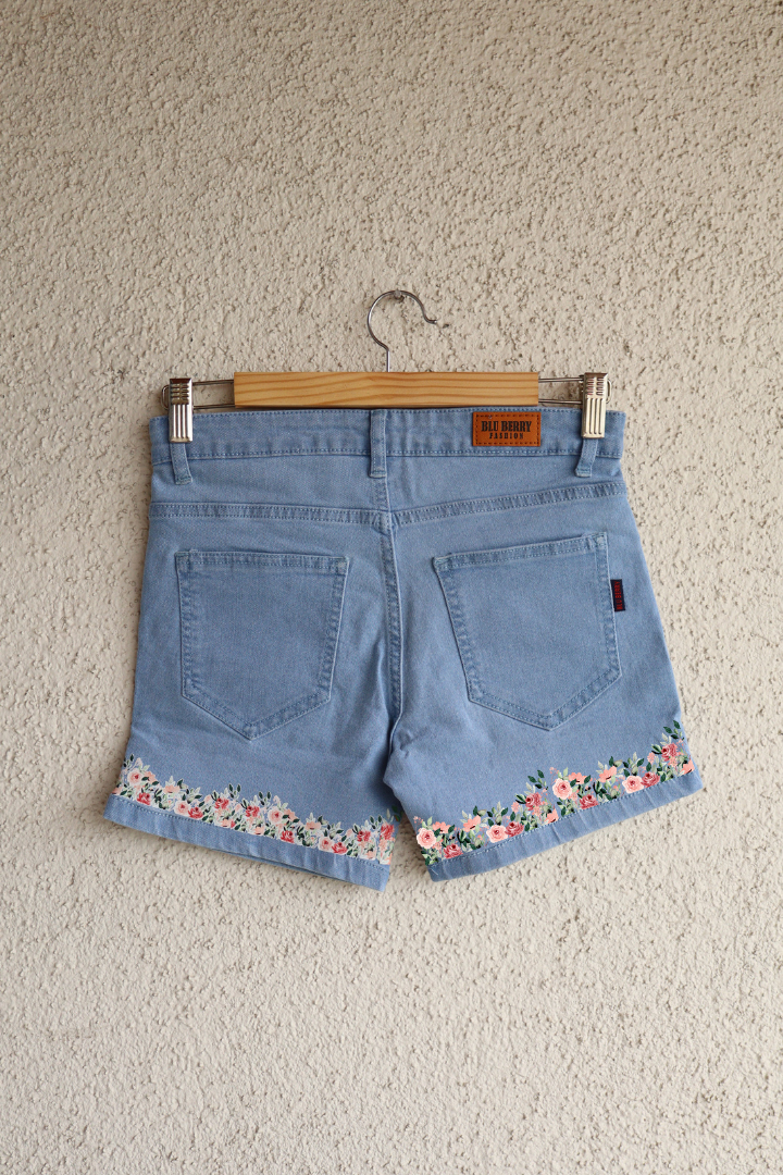 Trendy Flower Garden Shorts