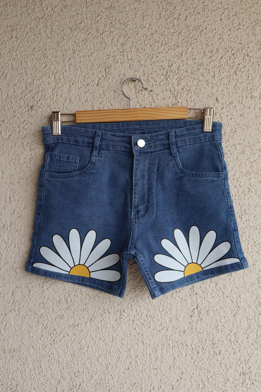 Trendy White Daisy Shorts